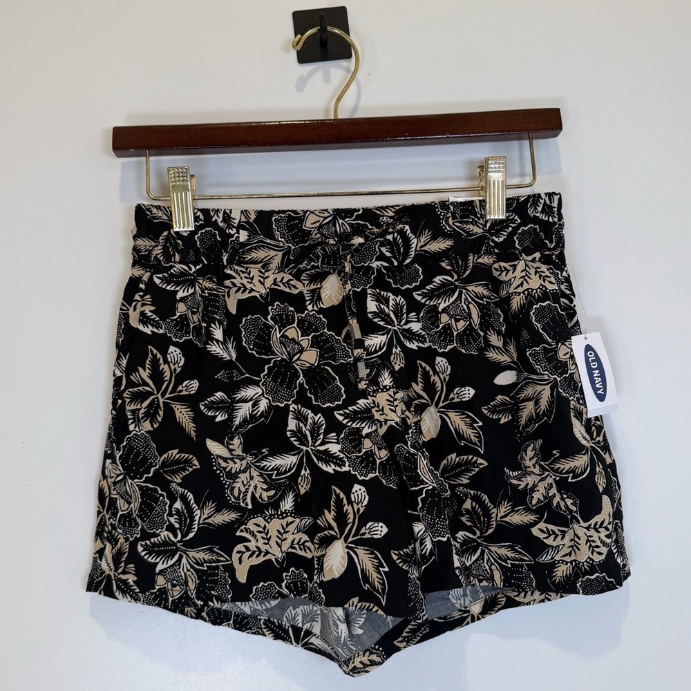NWT Old Navy Chic Black Floral Soft Women Shorts